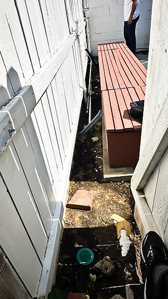 May 2023-9 - Prop line center 4' metal post