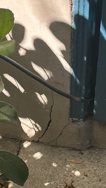 Crack by entrance-1 x